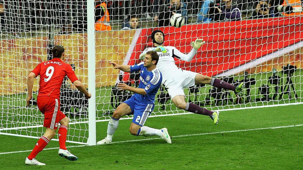 Petr Cech making a save for Chelsea FC